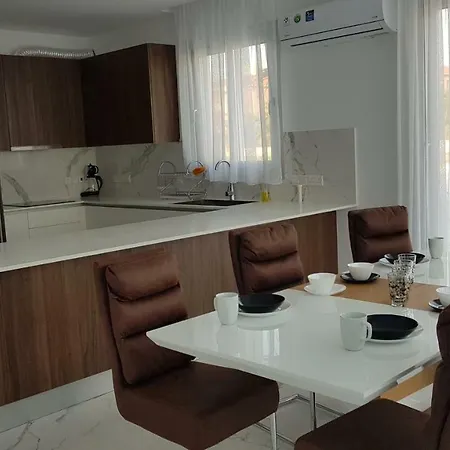 Villa Mobina Larnaca